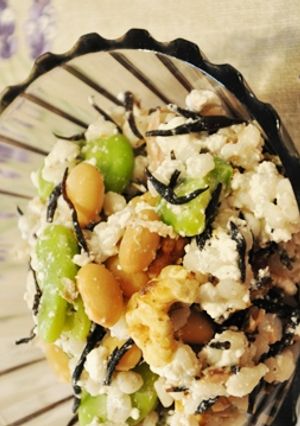 押麦のひじきと豆ナッツのカッテージサラダ-レシピのメイン写真
