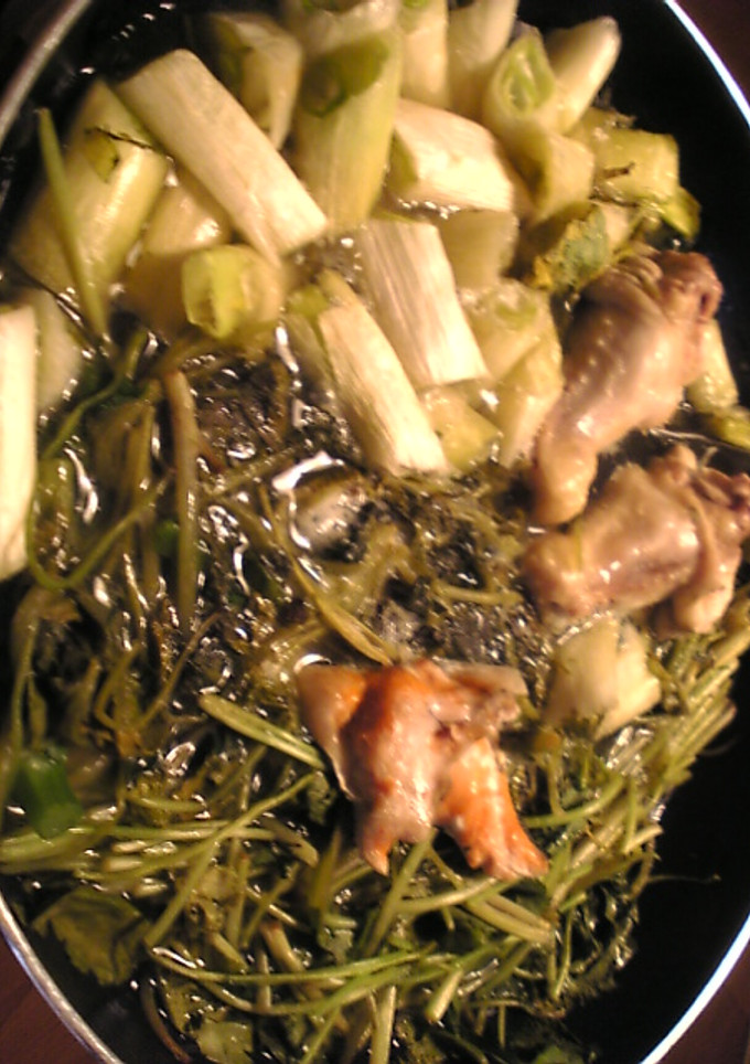 鶏肉と鮭とセリと菜の花と葱の水炊き-レシピのメイン写真
