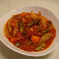 รูปของ お野菜とお肉のトマト煮込み（母の味）