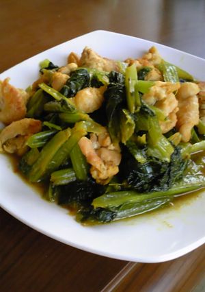 あまりの鶏皮と小松菜でカレー炒め！-レシピのメイン写真