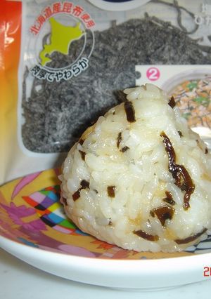 塩昆布と揚げ玉のおにぎり-レシピのメイン写真