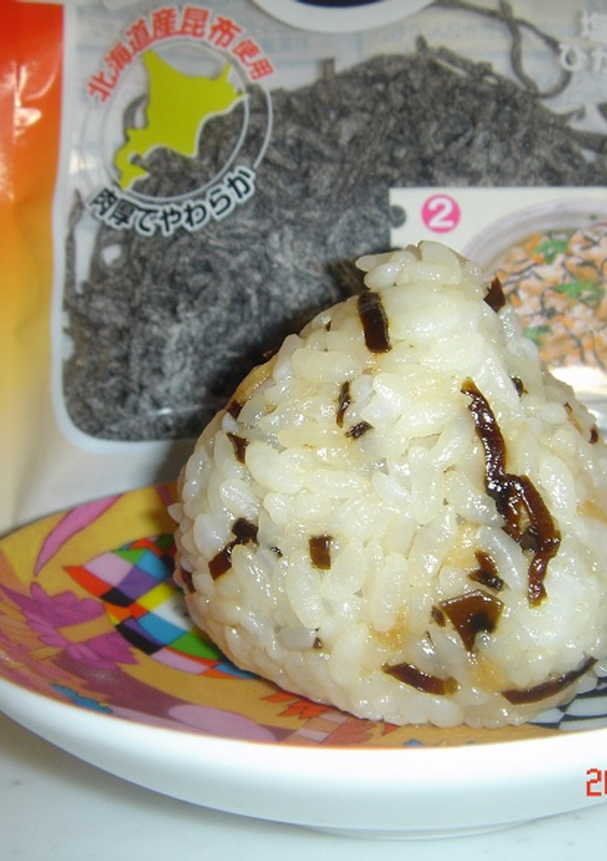 塩昆布と揚げ玉のおにぎり-レシピのメイン写真