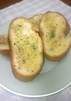 あまったパンでガーリックトースト-レシピのメイン写真