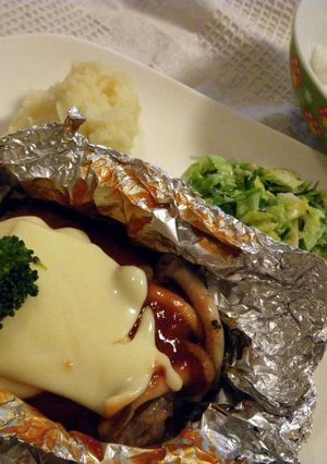 肉汁があふれる★ホイル包み焼きハンバーグ-レシピのメイン写真