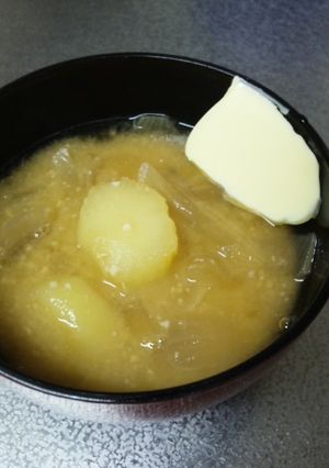☆味噌汁☆じゃがたまバター-レシピのメイン写真