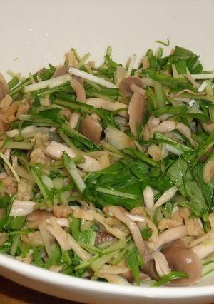 簡単！しめじと水菜と切干大根のサラダ-レシピのメイン写真