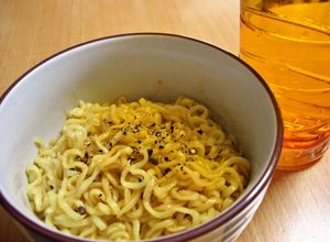 アメリカ的インスタントラーメンの食べ方-レシピのメイン写真