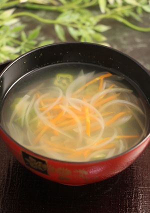 簡単！オクラと玉葱のお吸い物-レシピのメイン写真