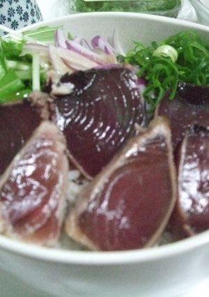 鰹のタタキ丼☆夏のお手軽メニュー-レシピのメイン写真