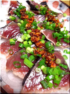 ❤食べるラー油でカツオのたたき❤-レシピのメイン写真