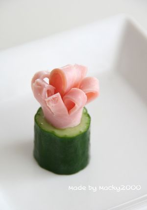 キュウリ＆ハムでお花♪（お弁当のおかず）-レシピのメイン写真
