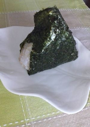 簡単おいしい！塩昆布マヨおにぎり☆-レシピのメイン写真