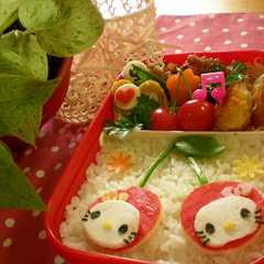รูปของ さくらんぼうキティーちゃん♪キャラ弁☆