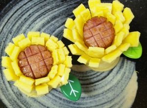 お弁当(キャラ弁)にウインナーと卵でお花-レシピのメイン写真