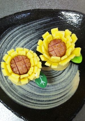 お弁当(キャラ弁)にウインナーと卵でお花-レシピのメイン写真