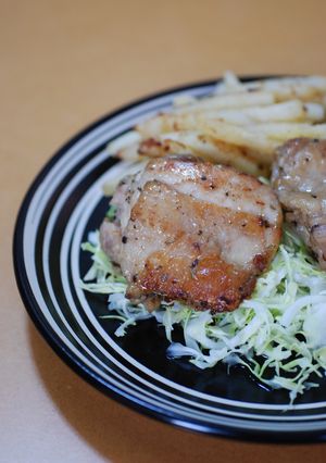 鳥もも肉のスパイスハーブ焼き-レシピのメイン写真