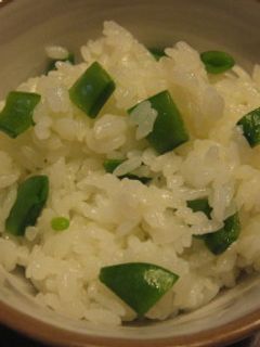 スナップエンドウで豆ご飯 by しんがし畑 【クックパッド】 簡単
