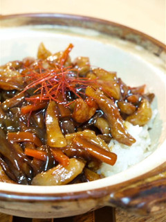 鍋焼きご飯・トントロのオイスターソース煮-レシピのメイン写真