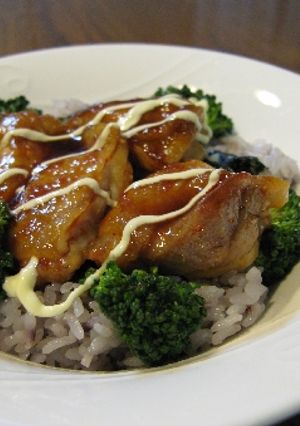 鶏照り焼き丼✿ピリ辛マヨネーズ風味-レシピのメイン写真