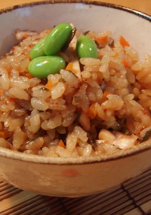 塩昆布とイカの炊き込みごはん-レシピのメイン写真