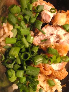 鶏唐揚げと豚骨ラーメンスープの素の丼-レシピのメイン写真