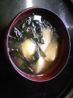 おじゃがとワカメのお味噌汁-レシピのメイン写真