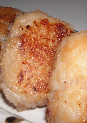 中まで味染み♡こんがり味噌焼きおにぎり-レシピのメイン写真