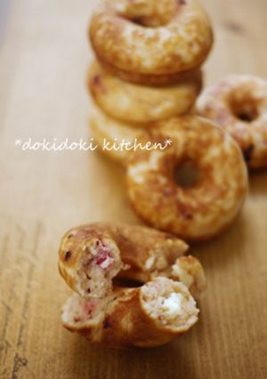 いちごとホワイトチョコの焼きドーナツ-レシピのメイン写真