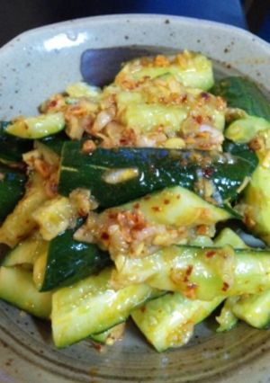 食べるラー油で☆うま辛きゅうり-レシピのメイン写真