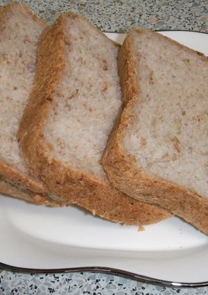 香ばしい！HBで全粒粉とクルミの食パン-レシピのメイン写真
