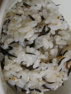梅雨にぴったり♪さっぱり梅ひじきご飯-レシピのメイン写真
