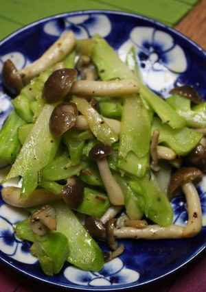 ブロッコリーの茎炒め-レシピのメイン写真