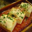 トマトソースで厚揚げのベーコンチーズ焼き