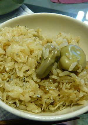 下準備０　そら豆とちりめんの炊き込みご飯-レシピのメイン写真