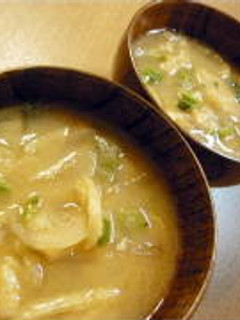 油揚げと玉ねぎの味噌汁-レシピのメイン写真