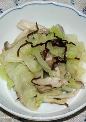 キャベツとシメジの塩昆布和え-レシピのメイン写真