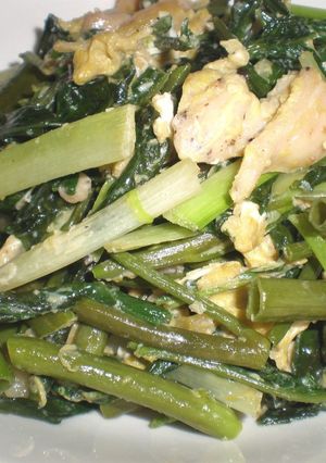 ウンチェー(空心菜）の鶏肉にんにく炒め-レシピのメイン写真