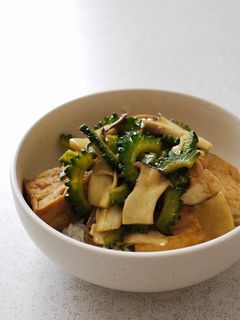 ニガうま♥ゴーヤと厚揚げオイスター炒め丼-レシピのメイン写真