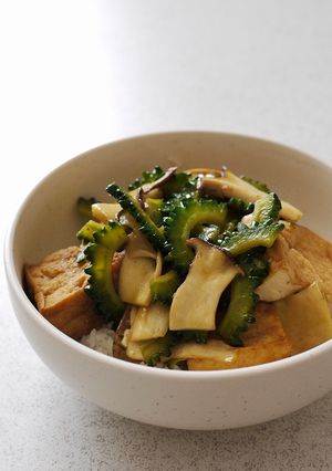 ニガうま♥ゴーヤと厚揚げオイスター炒め丼-レシピのメイン写真