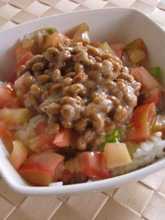 ひみつのソースで!納豆トマト丼-レシピのメイン写真
