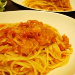 รูปของ フレッシュトマトとツナのパスタ