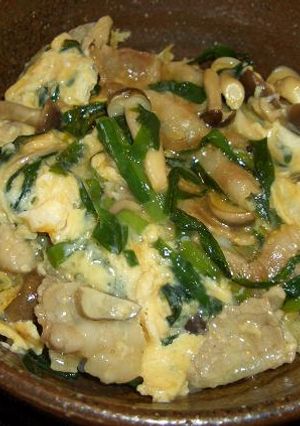 ウエイパーで、ニラ玉丼-レシピのメイン写真