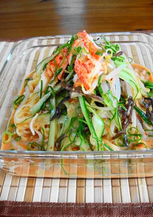 キムチ鍋の素で辛酢っぱい豆乳冷麺♪-レシピのメイン写真