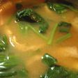 野菜不足に ほうれん草と油揚げのお味噌汁