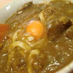 รูปของ 残りのカレーで超手軽☆釜玉風カレーうどん