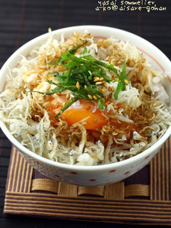 にんにく醤油つゆで簡単!豪華な卵かけご飯-レシピのメイン写真