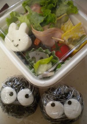 キャラ弁の定番☆まっくろくろすけおにぎり-レシピのメイン写真