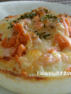 鮭フレークと玉葱とチーズのマフィン-レシピのメイン写真