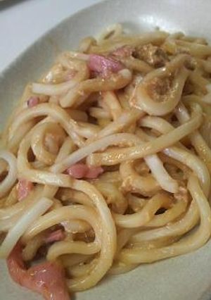 イカの塩辛と卵のバター醤油焼きうどん♪-レシピのメイン写真