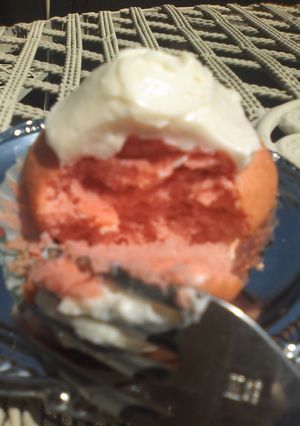 ふわふわ！ピンクベルベットカップケーキ-レシピのメイン写真